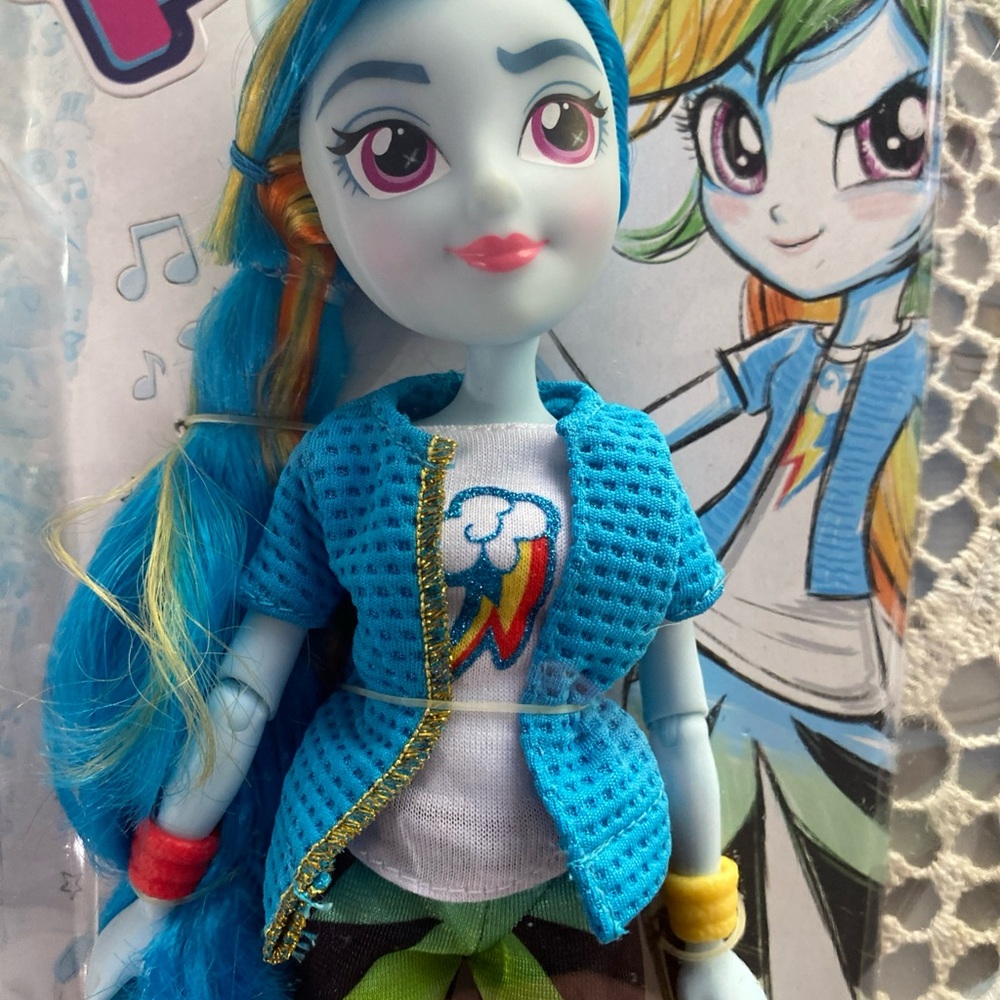 My Little Pony Equestria girls Rainbow Dash classic style doll - Picture 3 of 4